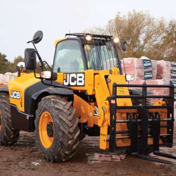 JCB 531-70 Telehandler in use