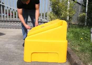 Grit salt bin