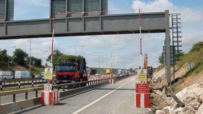 Height Restriction Kit c/w 2 x 7m Poles,Bases & 25m Bunting