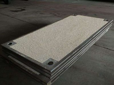 8' x 4' (2.44m x 1.22m) Anti Skid Road Plate